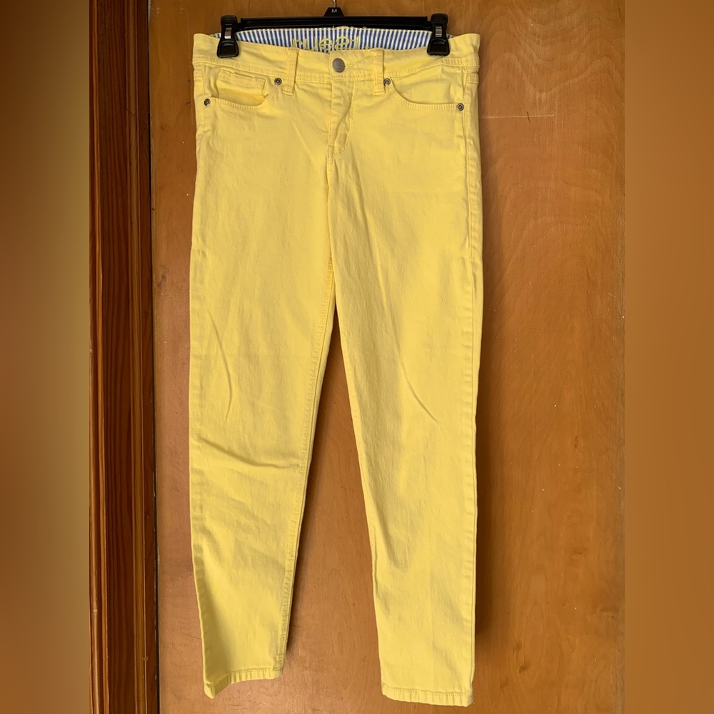 Rue21 Yellow pants. Gently worn. Women’s Size 7/8 skinny.